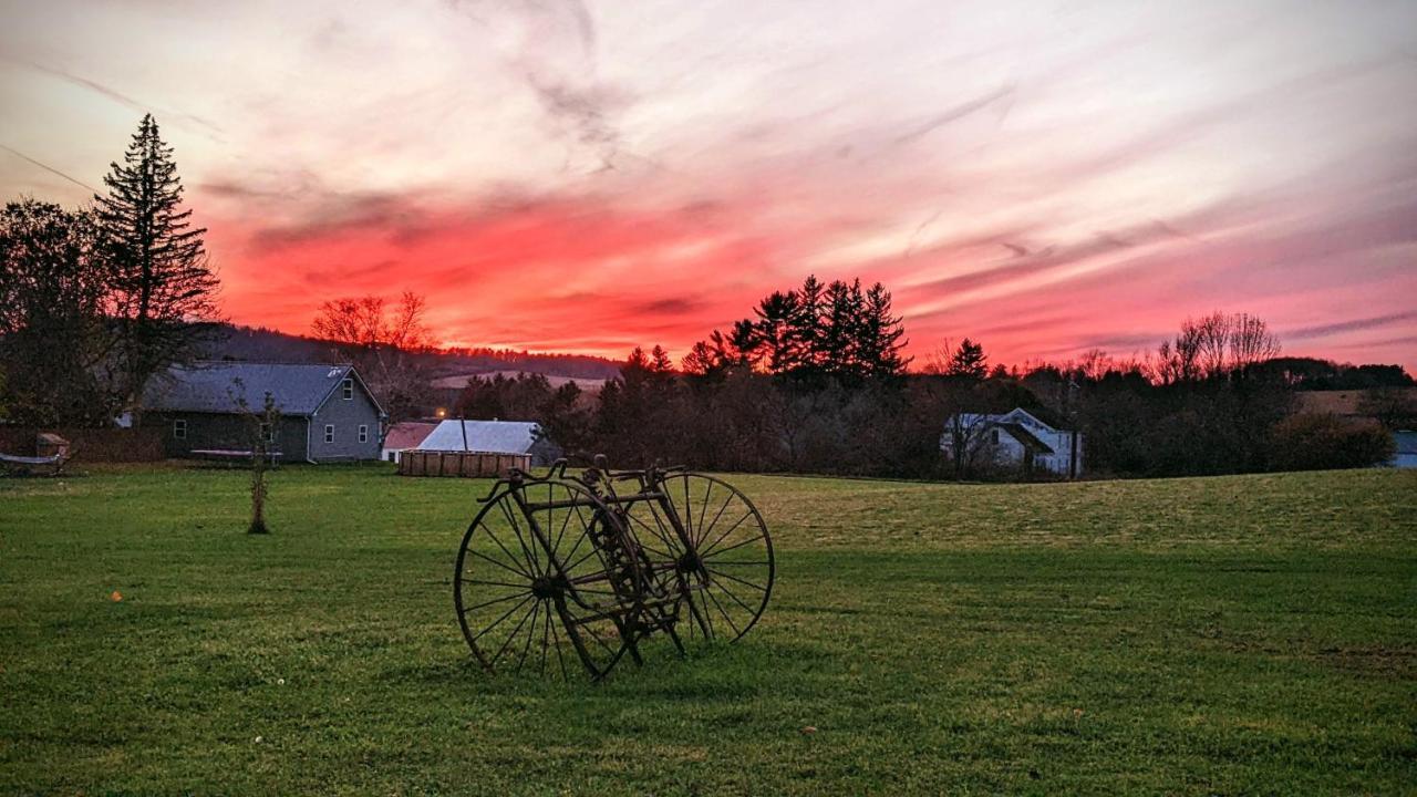 The Meadowlark Inn East Springfield Bagian luar foto